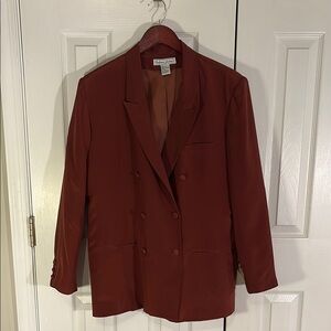 Red Silk Blazer with Notched Lapel and Three-Quarter Sleeves